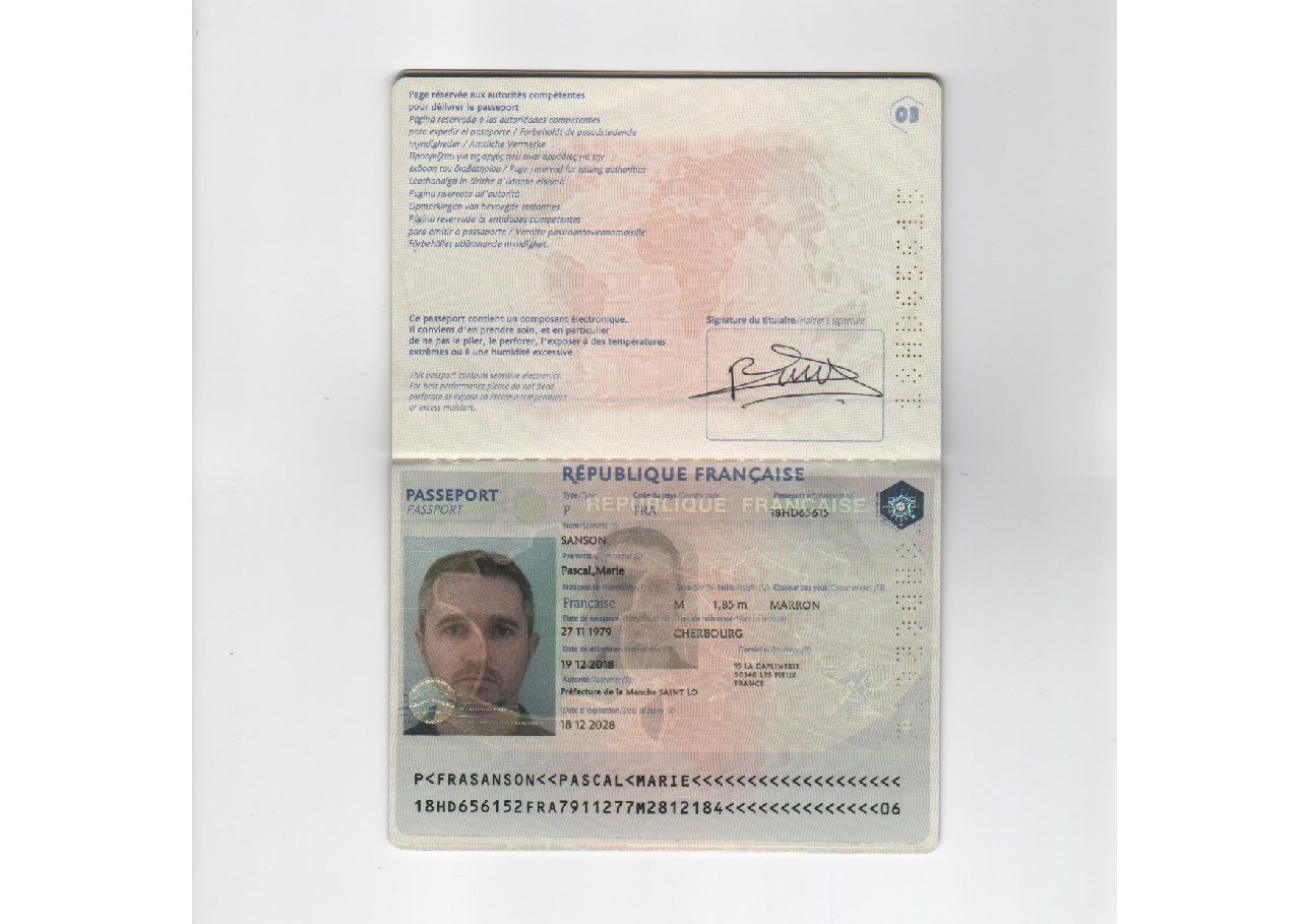 Aperçu de Passeport - Mr Sanson.pdf